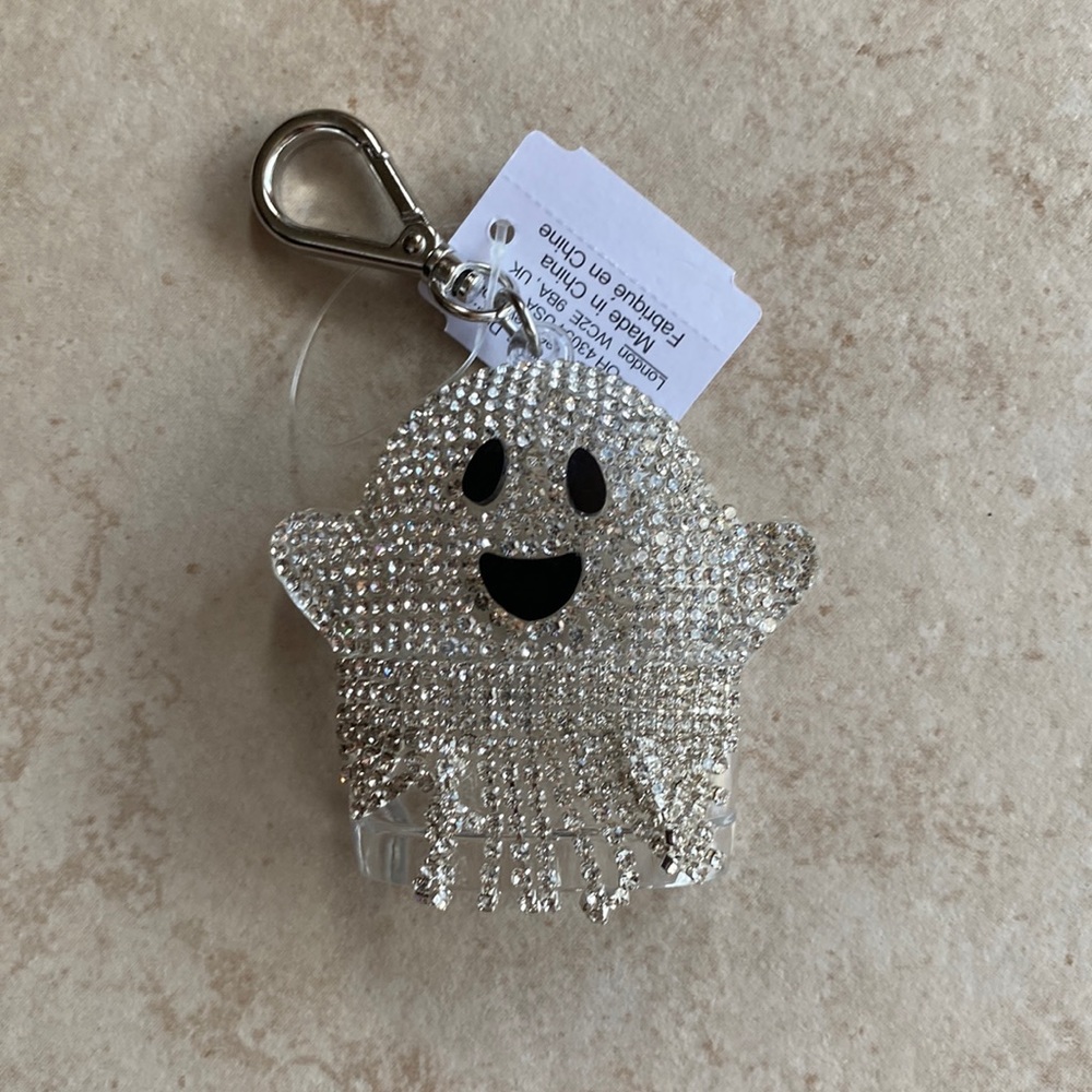 Bath & Bodywork’s Ghost Pocketbac holder 2022
